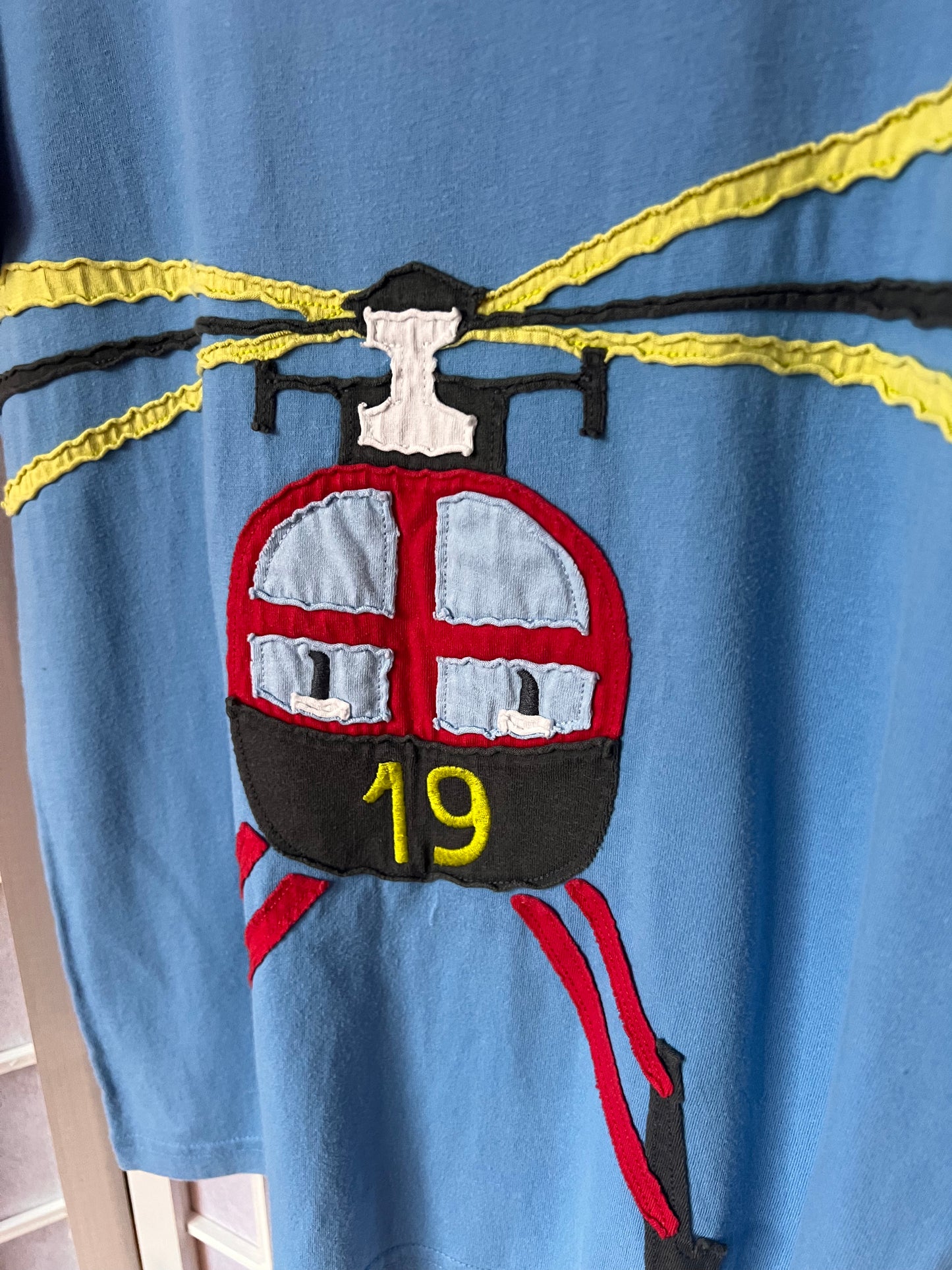 Boden boys helicopter T-shirt Age 9-10years